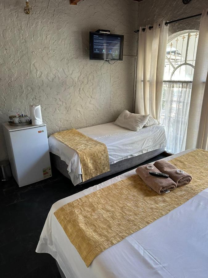 Just Tiffany Guest House & Conference Facility Potchefstroom Bagian luar foto