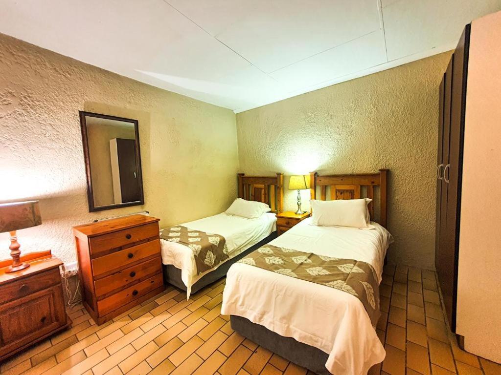 Just Tiffany Guest House & Conference Facility Potchefstroom Bagian luar foto